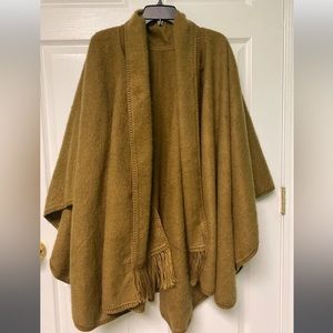 Alpaca wool cape with attached scarf